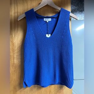 NWT White and Warren blue knit top size small
